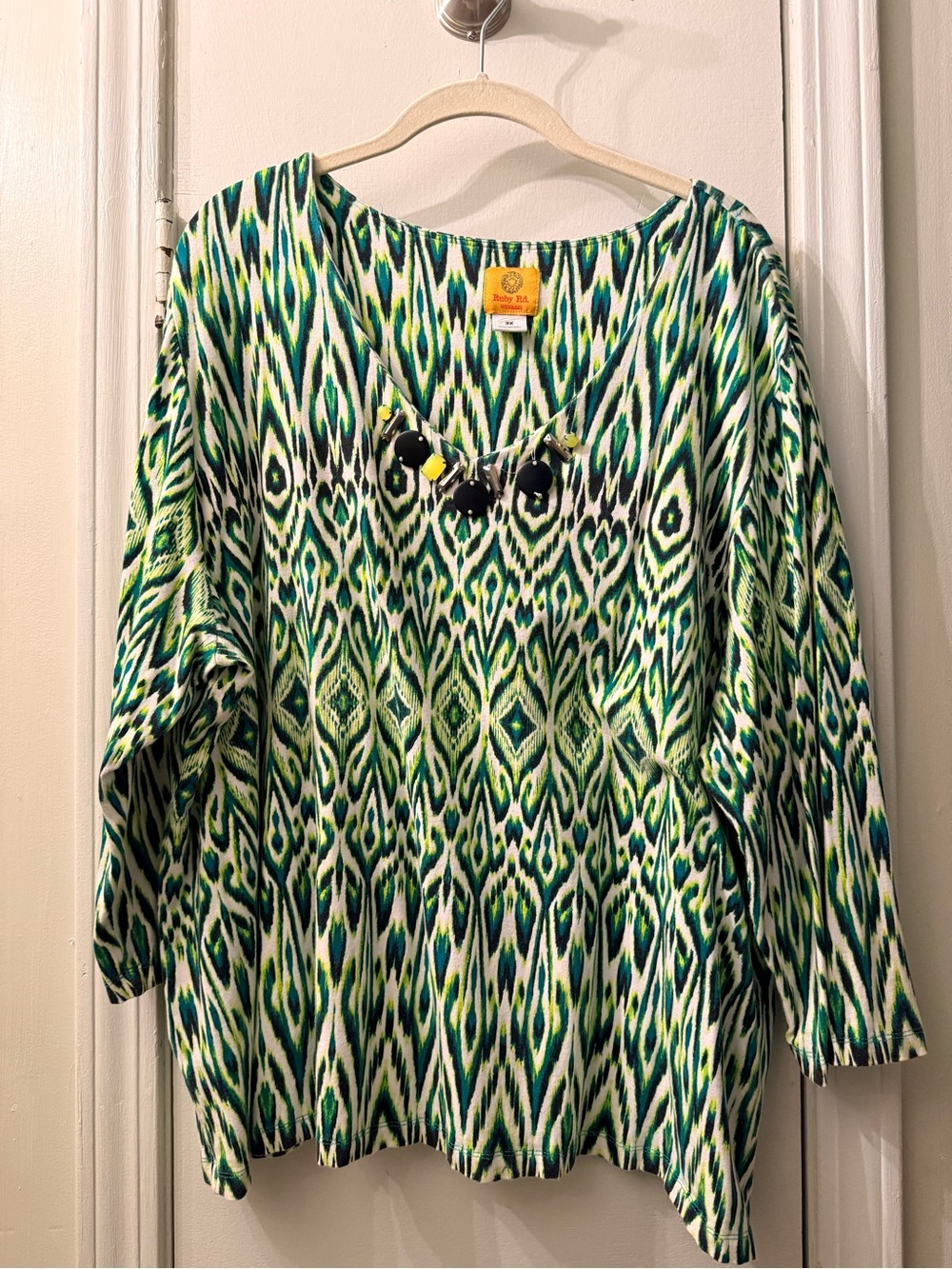 RubyRd 3x tops bundle of 5, slight embellishment imperfections, 1 paint mark. - Picture 4 of 16